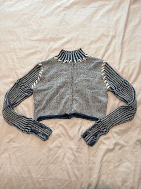 Cropped Ribbed Mock Neck Sweater in Blue and  White